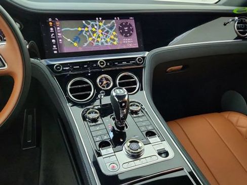 Used 2022 Bentley Continental GT AWD/4WD image 46