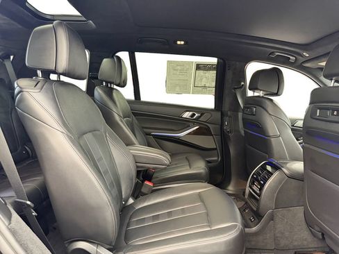 Used 2021 BMW X7 M50i AWD/4WD image 18