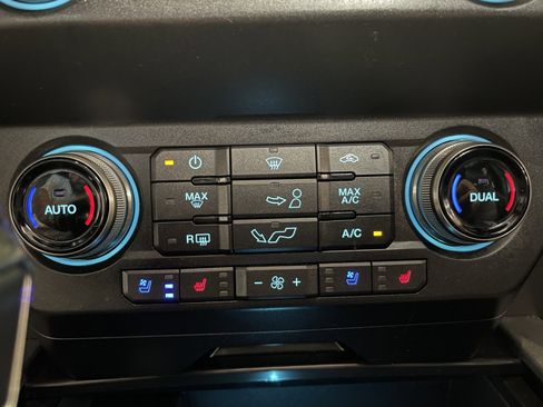 Used 2019 Ford F150 Raptor w/ Equipment Group 802A Luxury image 11