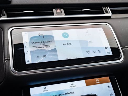 Used 2022 Land Rover Range Rover Velar R-Dynamic S image 33