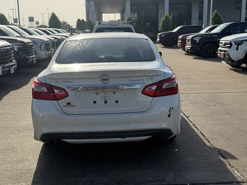 Used 2016 Nissan Altima 2.5 SR FWD image 6