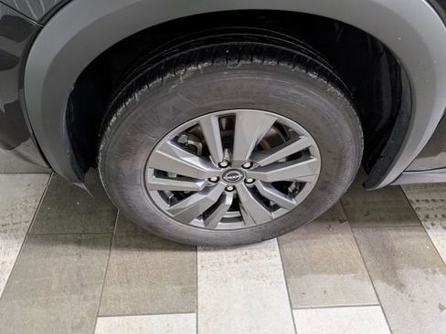 Used 2025 Nissan Pathfinder SV AWD/4WD image 7