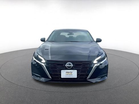 Used 2025 Nissan Altima 2.5 SV image 4