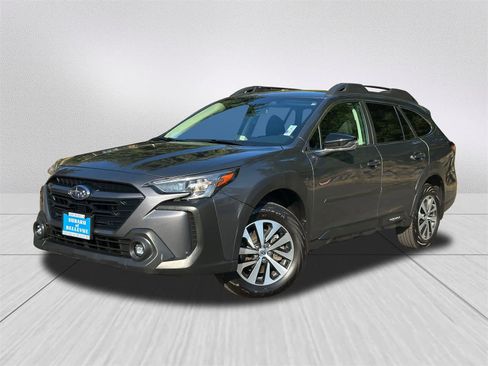 Used 2025 Subaru Outback Premium image 1