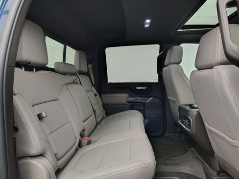 Used 2021 Chevrolet Silverado 2500 LTZ w/ LTZ Premium Package image 39