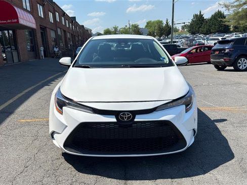 Used 2021 Toyota Corolla LE FWD image 2