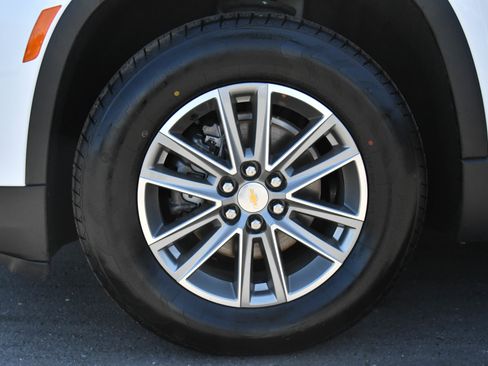 Used 2023 Chevrolet Traverse LT FWD image 12