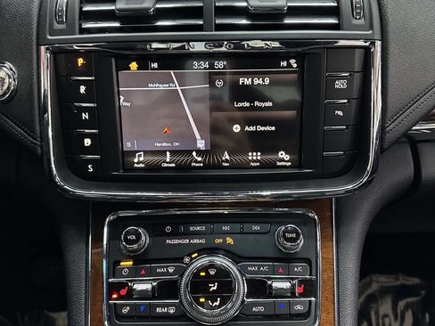 Used 2017 Lincoln Continental Select w/ Climate Package image 28