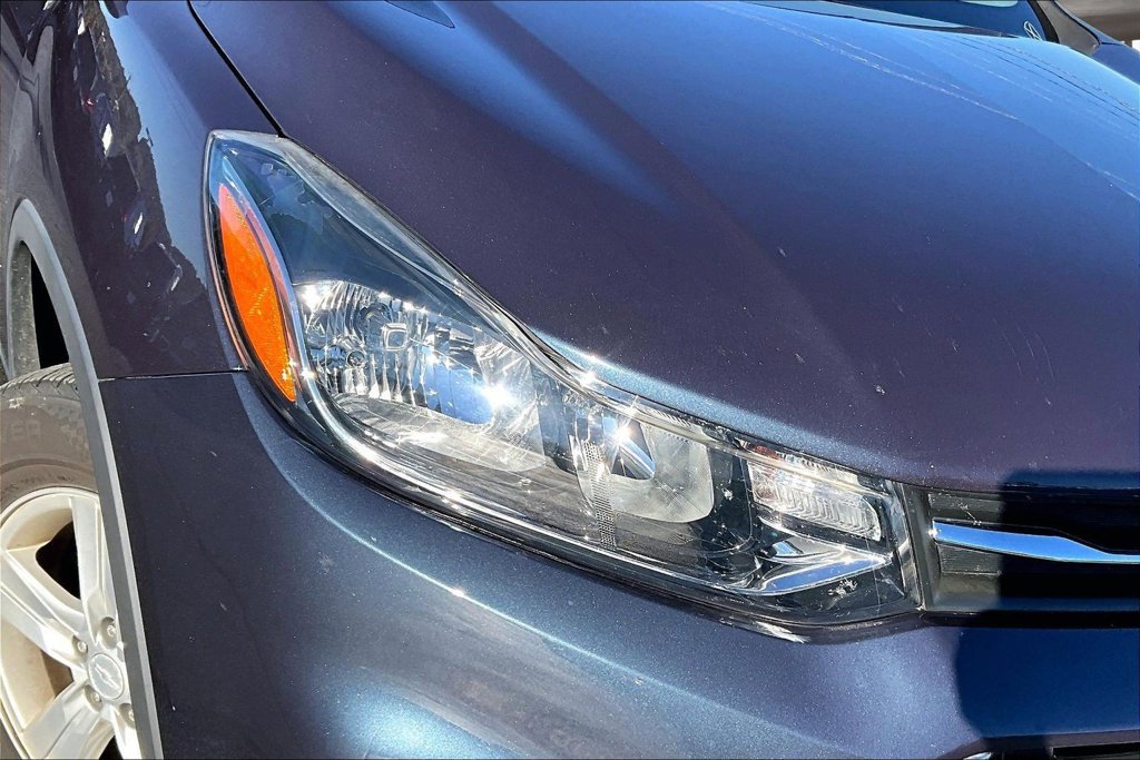 Used 2019 Chevrolet Trax LS AWD/4WD image 29