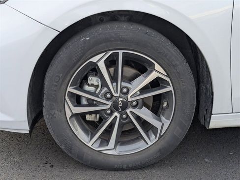 Used 2024 Kia Forte LXS image 11