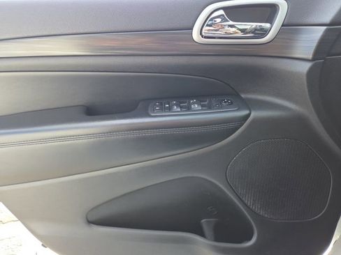 Used 2019 Jeep Grand Cherokee Altitude image 34