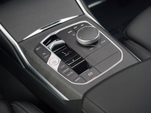 New 2026 BMW 330i Sedan w/ M Sport Package image 18