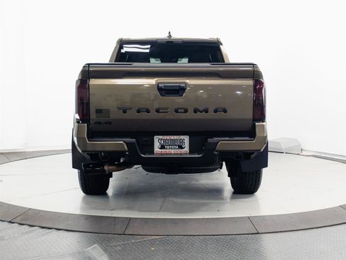 Certified 2025 Toyota Tacoma TRD Sport AWD/4WD image 9