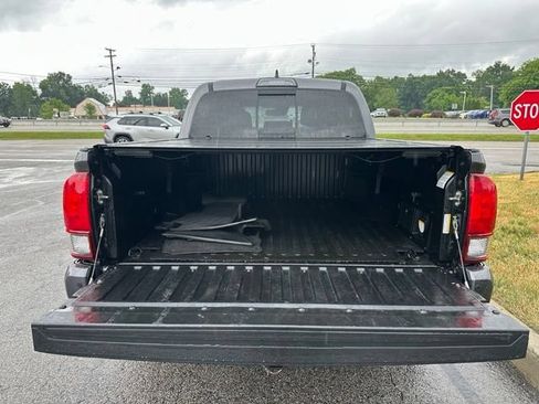 Used 2019 Toyota Tacoma TRD Sport w/ Technology Package AWD/4WD image 35