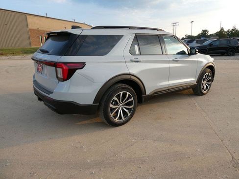New 2027 Ford Explorer ST-Line AWD/4WD image 5