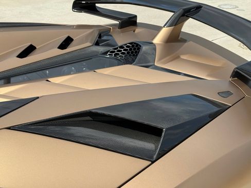Used 2020 Lamborghini Aventador SVJ AWD/4WD image 55