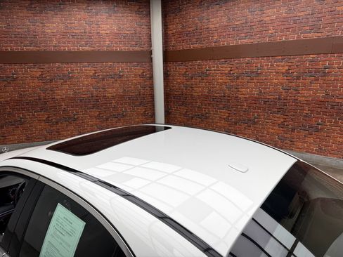 Certified 2019 Mercedes-Benz E 300 4MATIC image 25
