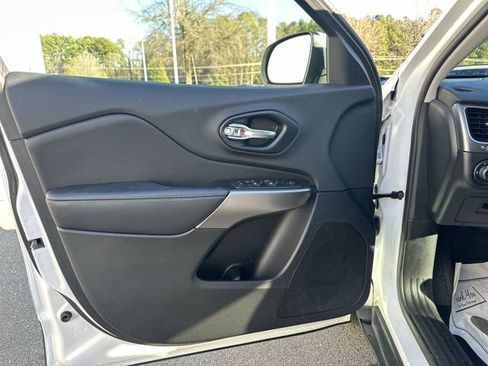 Used 2020 Jeep Cherokee Latitude image 14