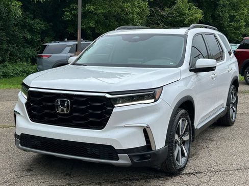 Used 2023 Honda Pilot Elite image 1