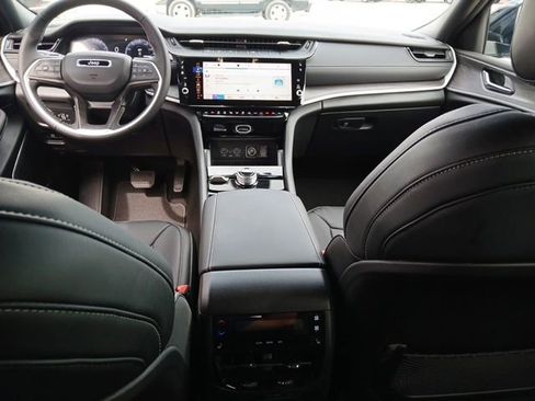 New 2026 Jeep Grand Cherokee L Limited AWD/4WD image 17