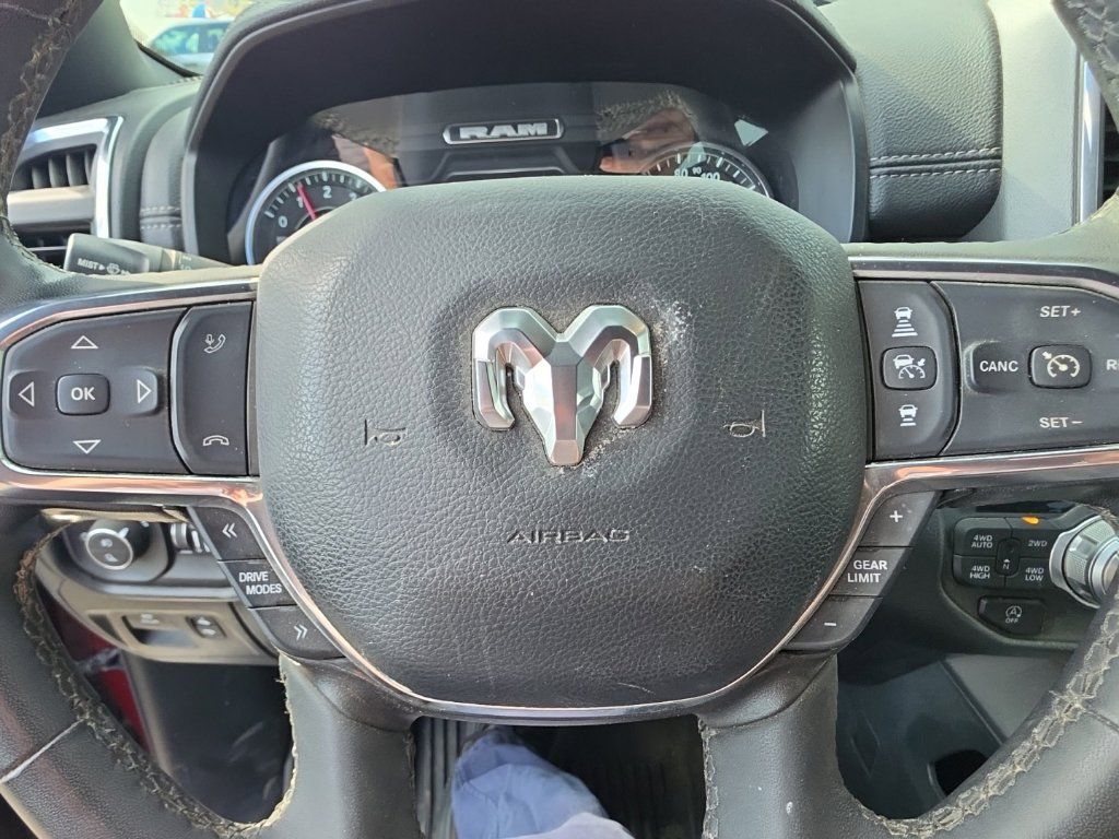 Used 2025 RAM 1500 Laramie AWD/4WD image 18