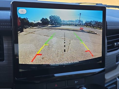 Used 2022 Ford Expedition Limited image 18