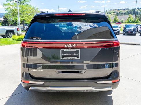 Certified 2024 Kia Carnival SX Prestige FWD image 6