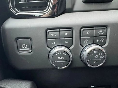 New 2026 GMC Sierra 3500 AT4 w/ Technology Package AWD/4WD image 21