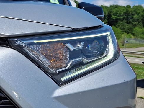 Used 2021 Toyota RAV4 XSE AWD/4WD image 12