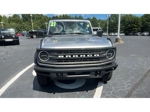 Used 2021 Ford Bronco Black Diamond image 2