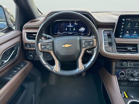Used 2022 Chevrolet Suburban High Country AWD/4WD image 21