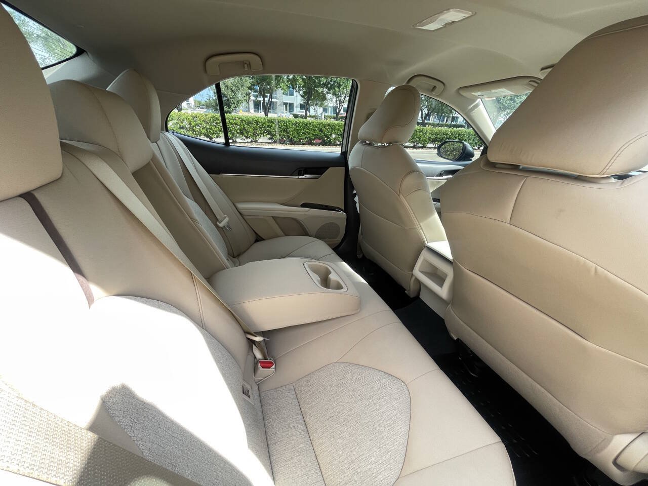 Used 2020 Toyota Camry LE FWD image 23