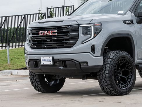 Used 2024 GMC Sierra 1500 Elevation w/ Preferred Package AWD/4WD image 42