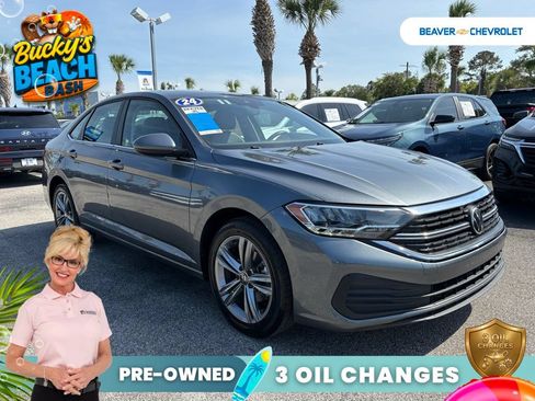 Used 2024 Volkswagen Jetta SE FWD image 9