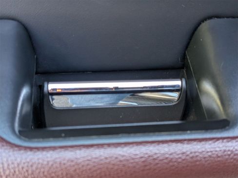 Used 2023 Ford Expedition Limited image 13