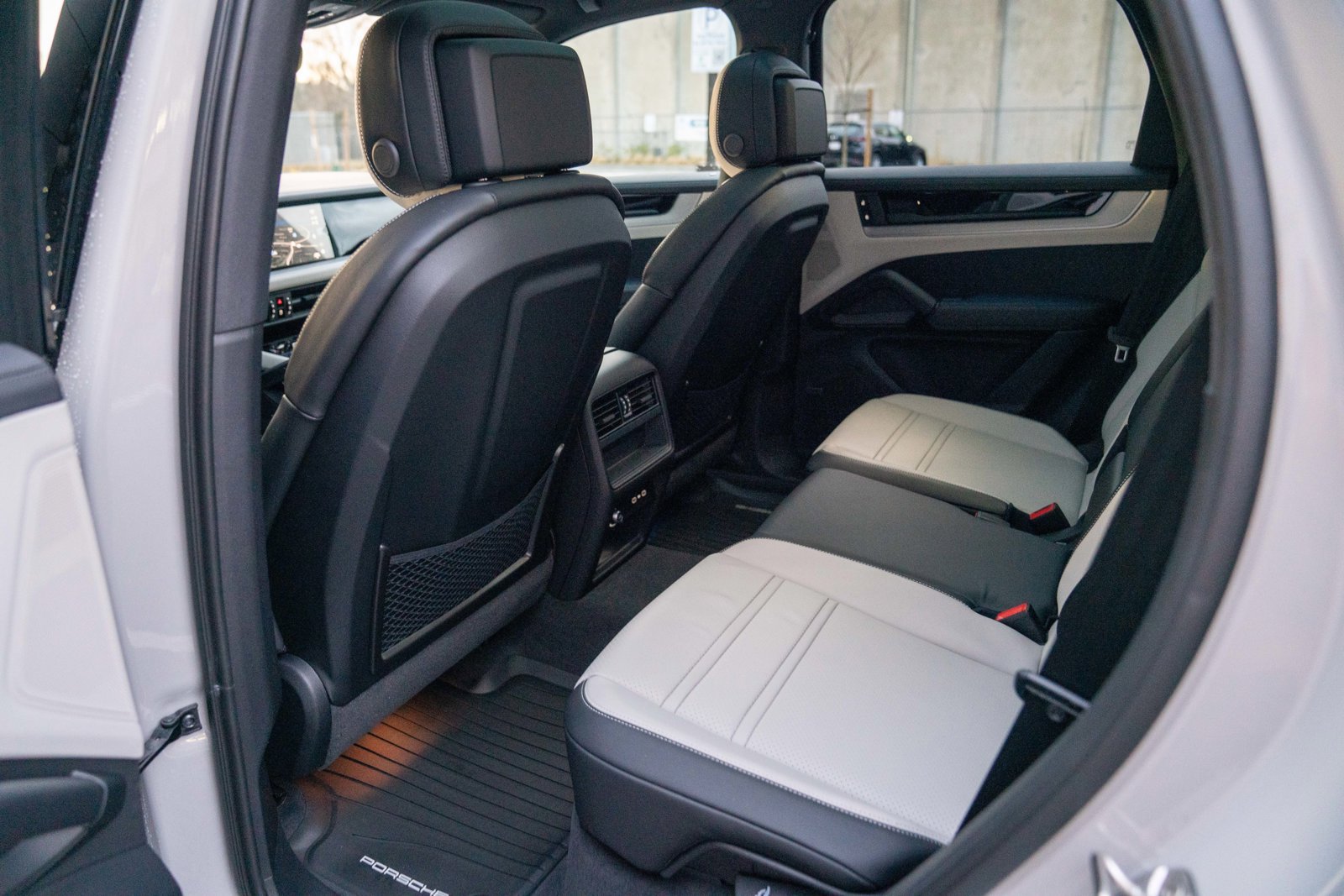 Certified 2026 Porsche Cayenne AWD/4WD image 22