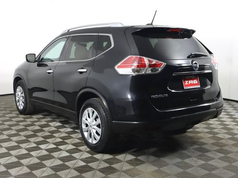 Used 2016 Nissan Rogue S w/ Appearance Package image 3
