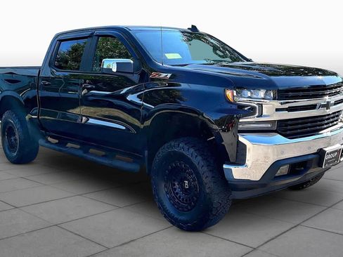 Used 2022 Chevrolet Silverado 1500 LT w/ Z71 Off-Road Package AWD/4WD image 3