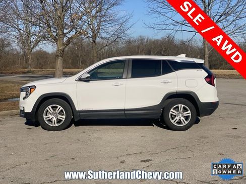 Used 2024 GMC Terrain SLE image 4