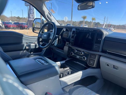 Used 2023 Ford F250 Limited image 17
