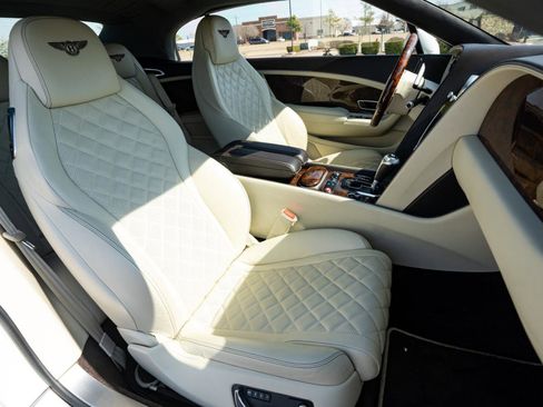 Used 2017 Bentley Continental GT image 38