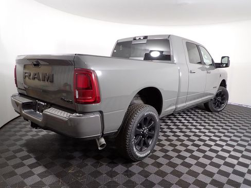 New 2026 RAM 2500 Laramie AWD/4WD image 19