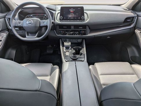 Used 2025 Nissan Rogue SV w/ SV Premium Package AWD/4WD image 42