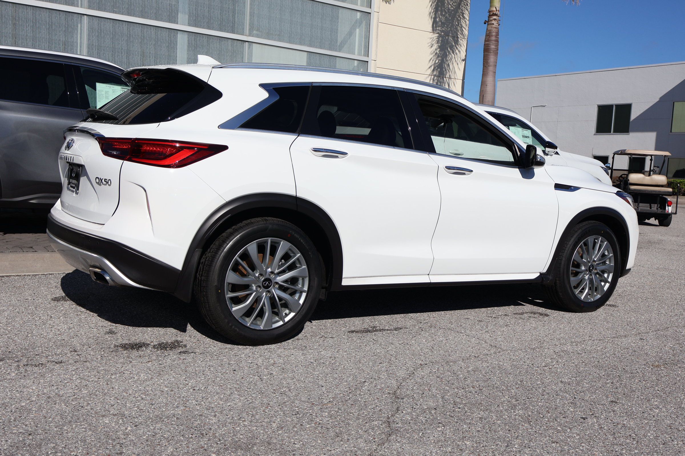 Certified 2023 INFINITI QX50 Luxe FWD image 10