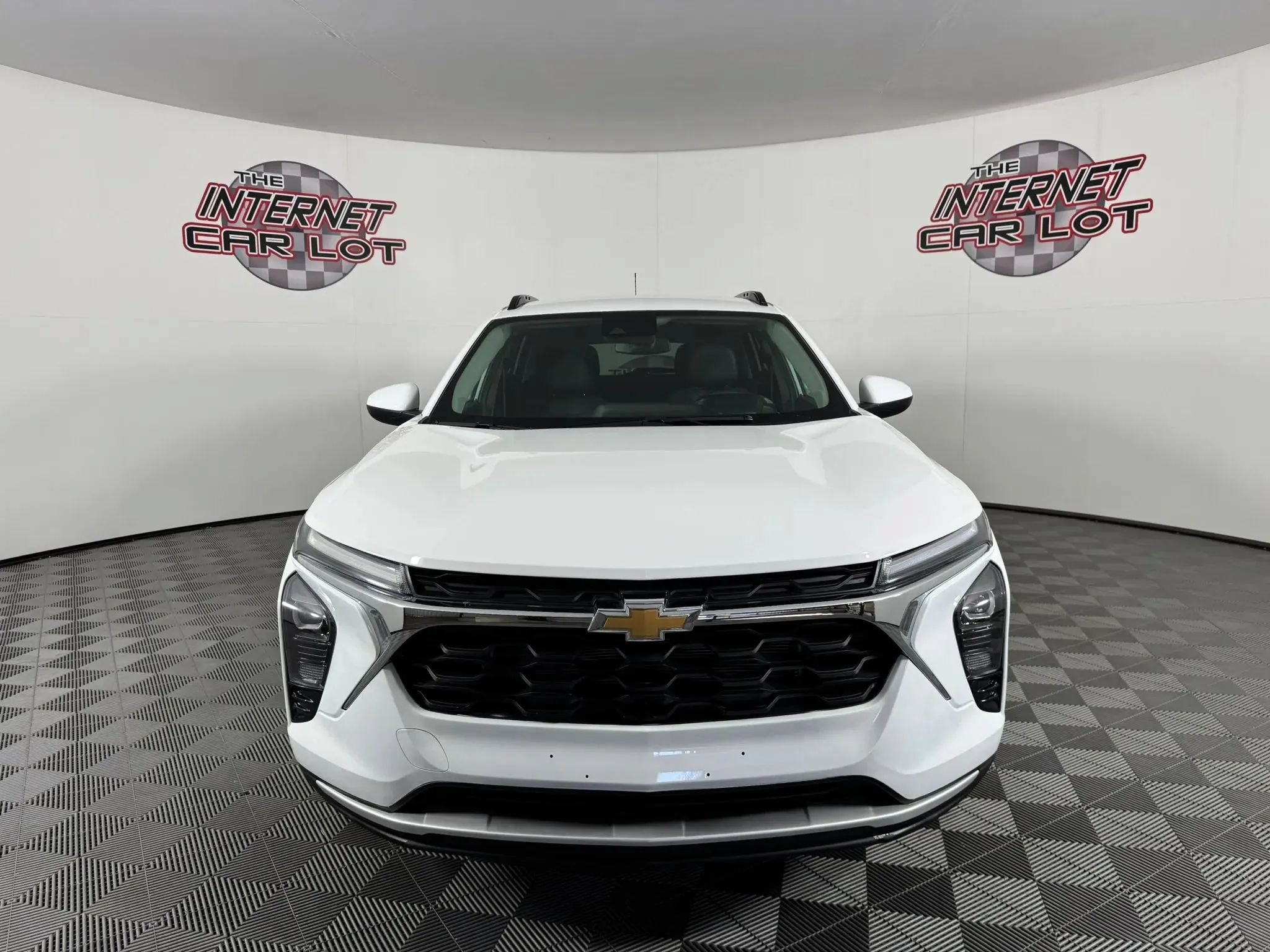 Used 2025 Chevrolet Trax LT w/ Driver Confidence Package FWD image 2
