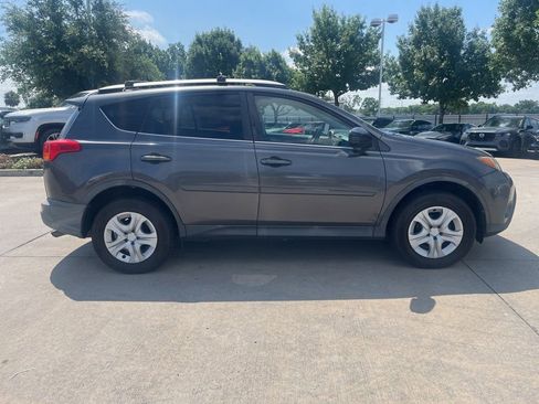 Used 2015 Toyota RAV4 LE AWD/4WD image 2