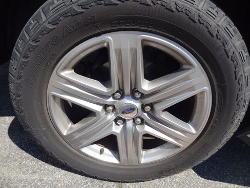 Used 2020 Ford Expedition XLT w/ Equipment Group 202A image 24