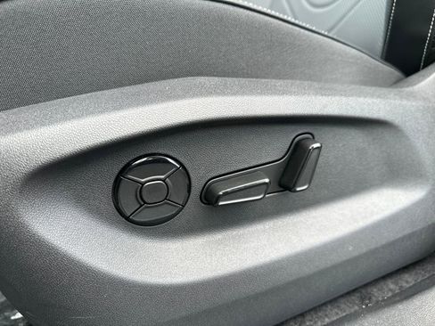 New 2026 Volkswagen Tiguan SE R-Line AWD/4WD image 4