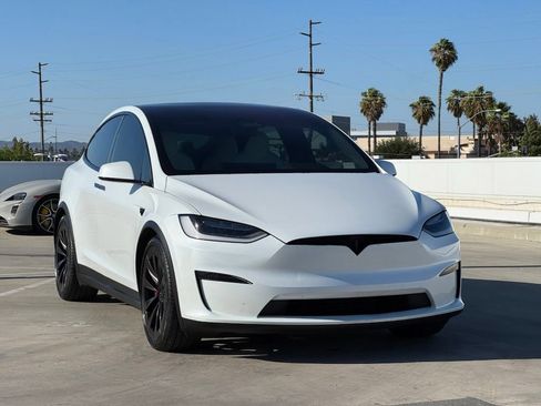 Used 2023 Tesla Model X AWD/4WD image 3