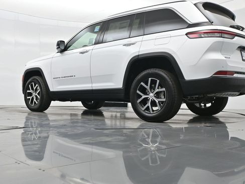 New 2025 Jeep Grand Cherokee Limited image 50